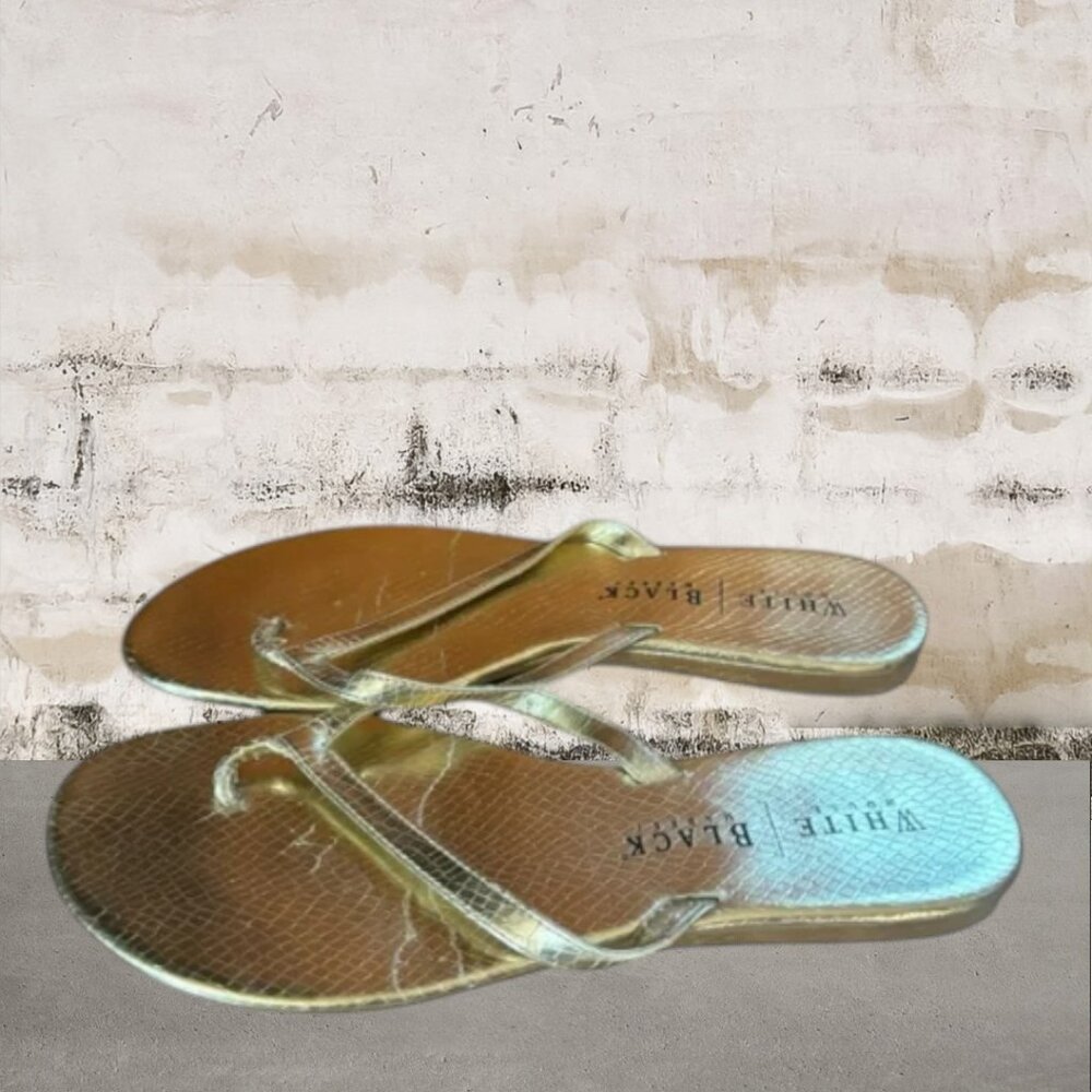 White House Black Market Women's Gold Sandals Size 9 - Picture 3 of 8